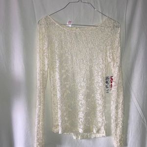 NWT BONGO SHEER LACE TOP WITH KEYHOLE OPENING IN BACK
